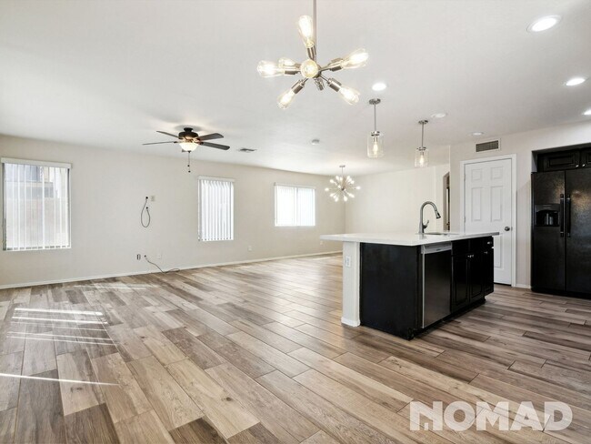 Foto del edificio - 4 Bedroom Single Family Home in Litchfield Park