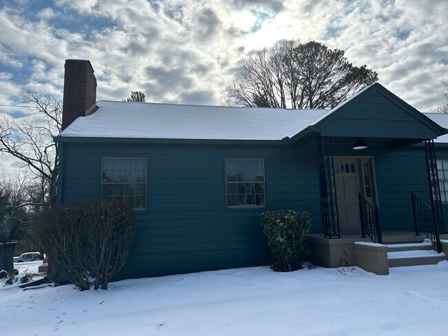 Foto del edificio - 3616 Riverview Dr