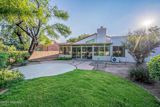 Building Photo - 3 br, 2 bath House - 3100 N Willow Creek Dr