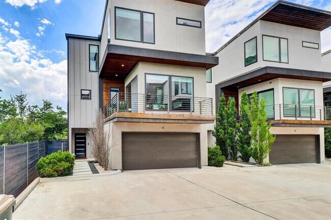 Building Photo - 5605 Sunshine Dr