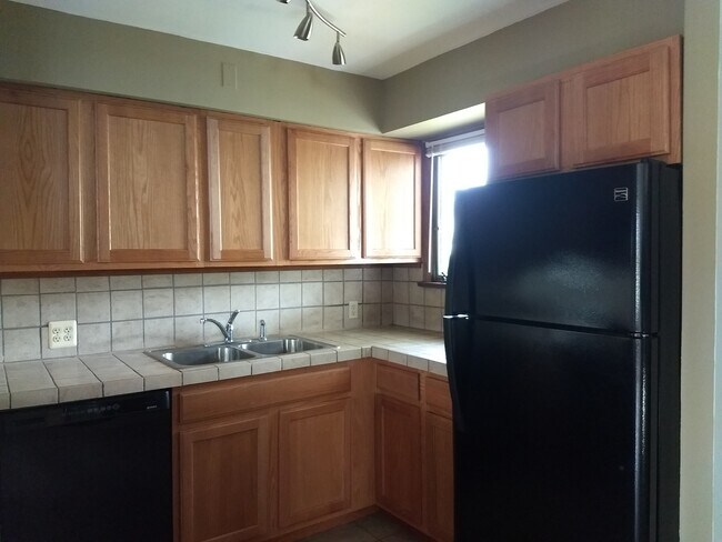 Kitchen - 1455 Bryn Mawr St