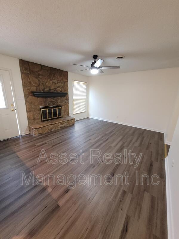 Building Photo - 7914 Gleason Dr