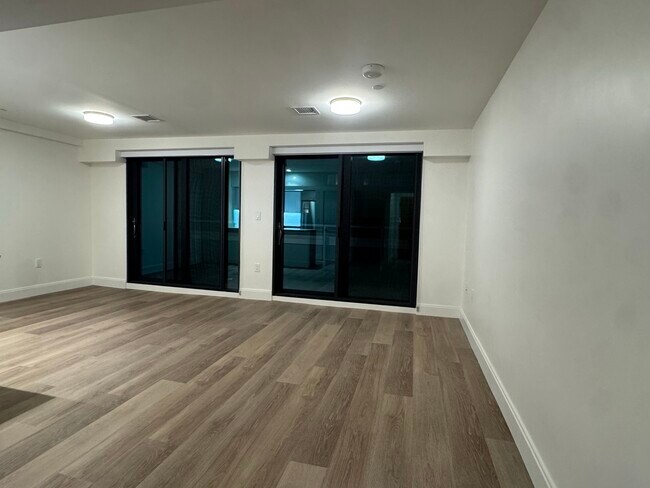 Foto del edificio - 1065 Commonwealth Ave