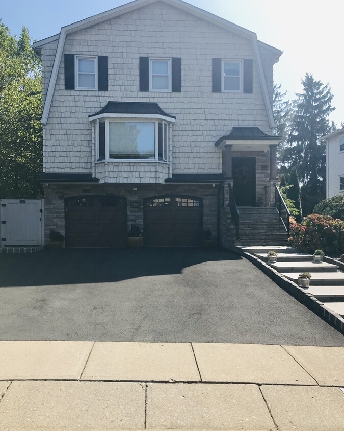 Primary Photo - 18 Garden Dr
