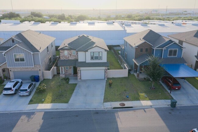 Foto del edificio - 8702 Shiloh Rock Dr
