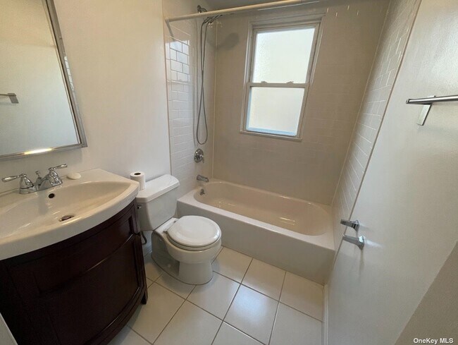 Foto del edificio - 52 Hillside Ave.