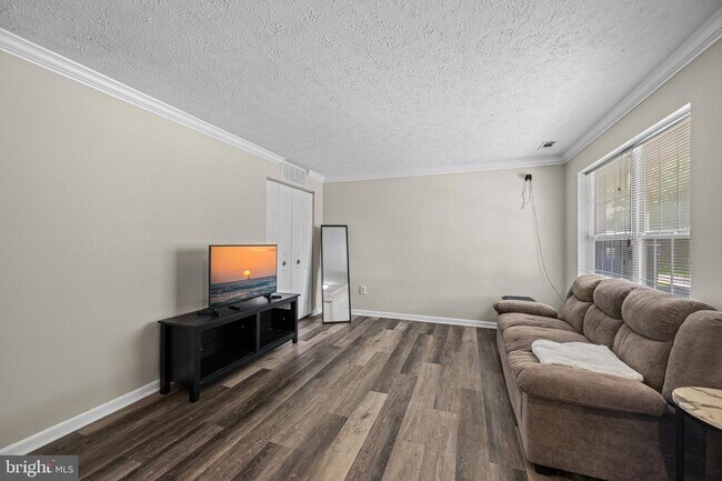 Building Photo - 61 Shetland Cir
