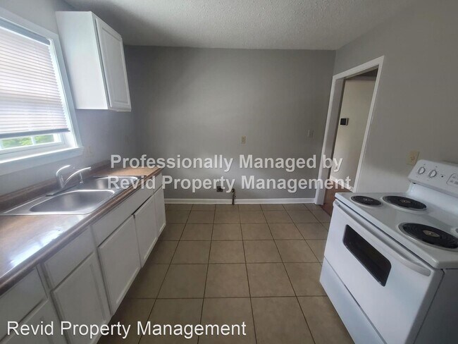 Foto del edificio - 2 br, 1 bath House - 1429 James St