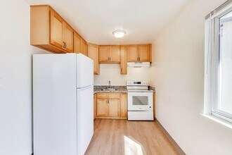 Building Photo - 5677 Hoffman Ct