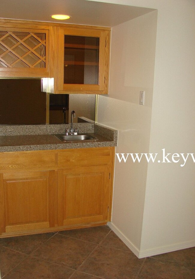 Foto del edificio - NE Heights 3 bed 2.5 Bath Townhome