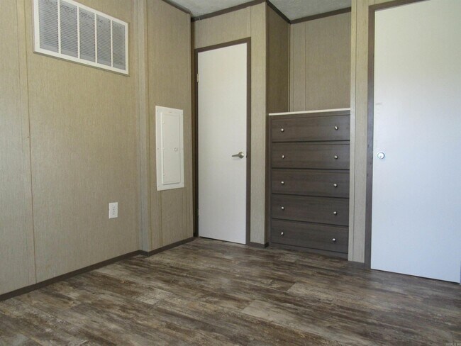 Building Photo - 294 Stone Mountain Rd