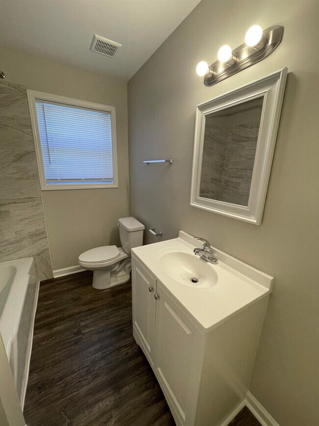 Building Photo - 5282 Queen Anne Dr