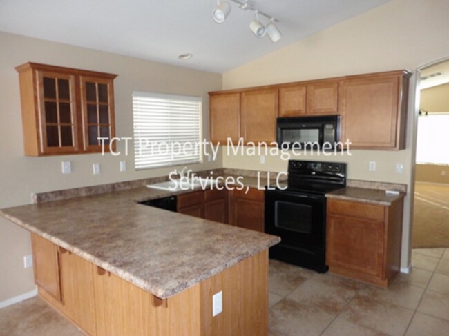 Foto del edificio - 3 Bed/2 Bath with private pool in Sunset F...