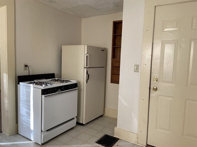 Building Photo - 2 br, 1 bath Duplex - 913S Orange St