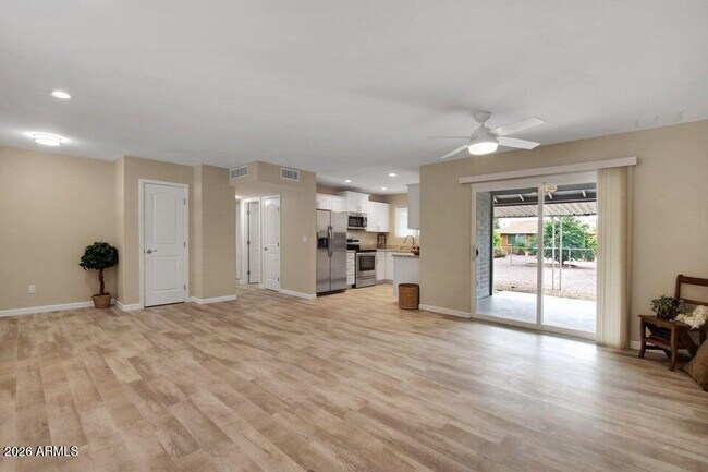 Building Photo - 10337 W Monterosa Dr