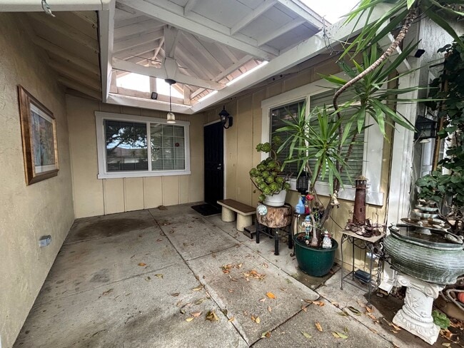 Building Photo - Beautiful Single-Story Townhome on Corner Lot with Private Courtyard & 2-Car Garage