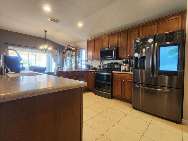 Foto del edificio - Spacious and Comfortable Home for Rent!