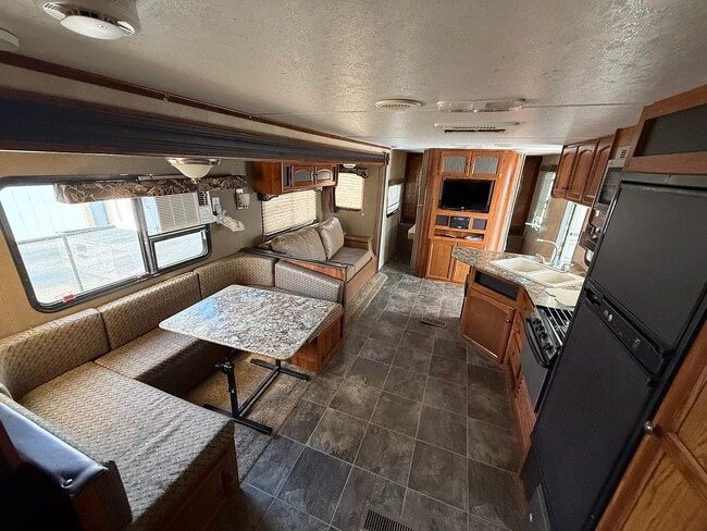 Building Photo - 34 Grube St