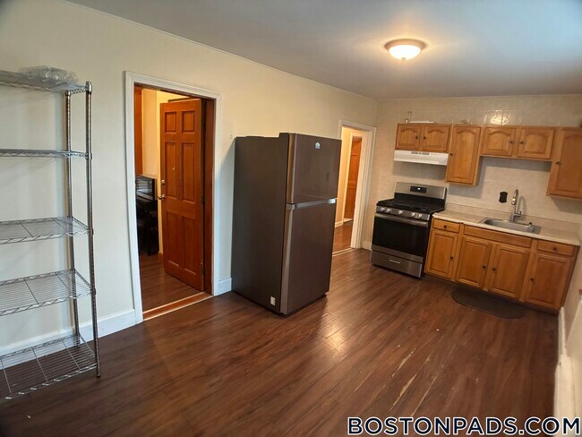 Foto del edificio - 739 Parker St