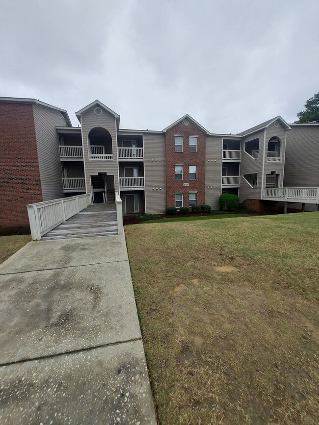 Building Photo - BARTON'S LANDING