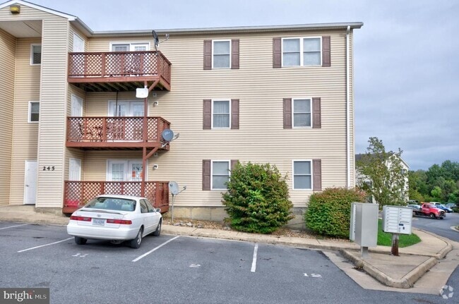 Building Photo - 245 Brandy Ct