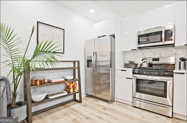 Foto del edificio - 3229 Kingsdale Dr SW