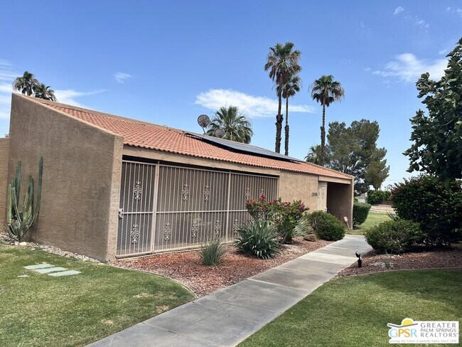 Building Photo - 2559 Whitewater Club Dr