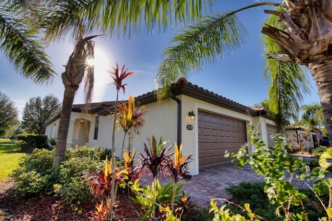 Building Photo - Seasonal Short-Term Villa located in Gran ...
