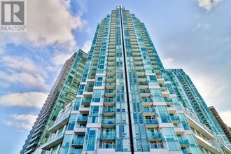 Building Photo - 220-2220 Burnhamthorpe Rd W