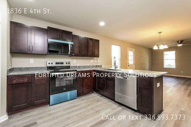 Foto del edificio - 1836 4th St E