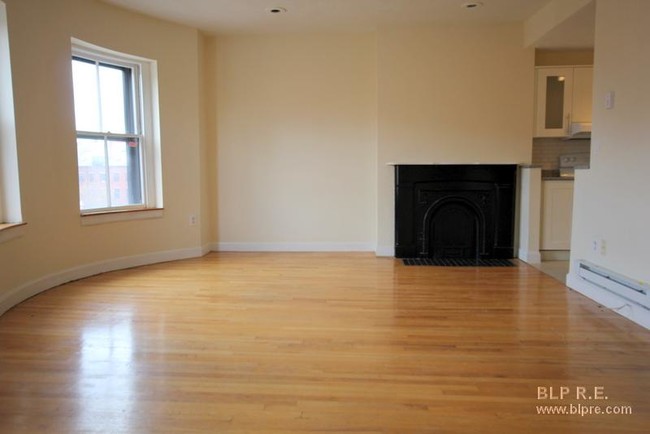 Building Photo - 617 Massachusetts Ave