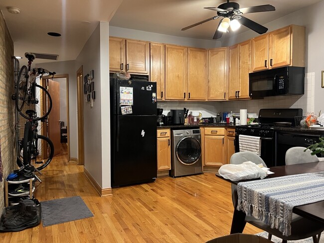 Building Photo - 2747 W Le Moyne St