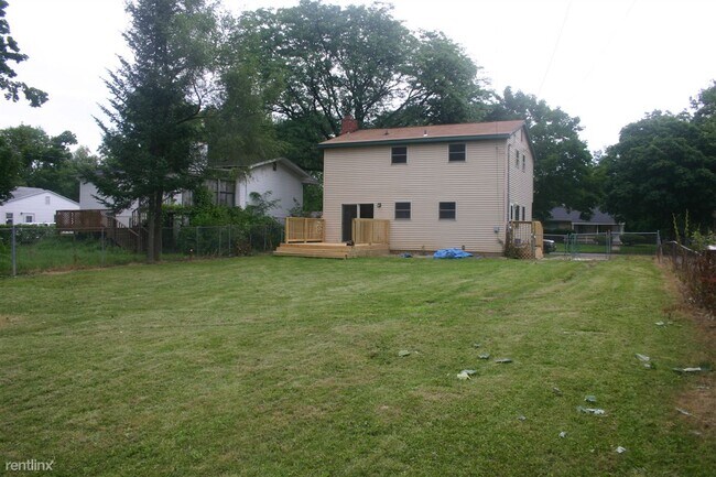 Foto del edificio - 4 br, 1.5 bath House - 3824 Wainwright Ave