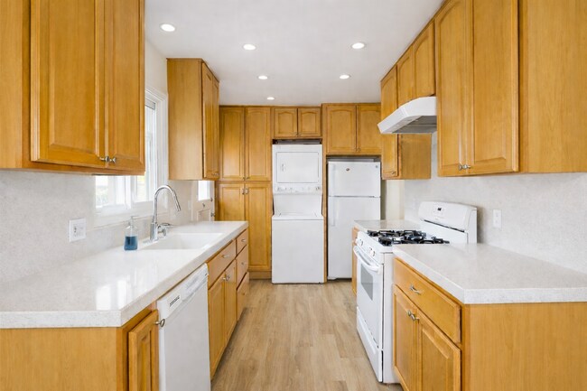 Foto del edificio - 931 Hillcrest St