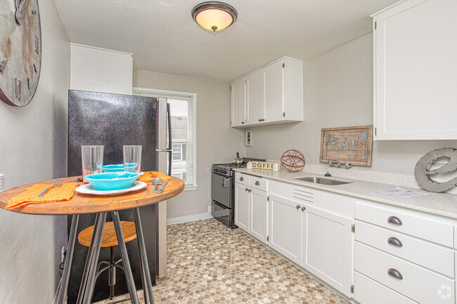 1BR,1BA-625SF - View at Manette