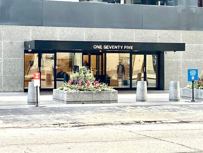 Building Photo - 175 E Delaware Pl