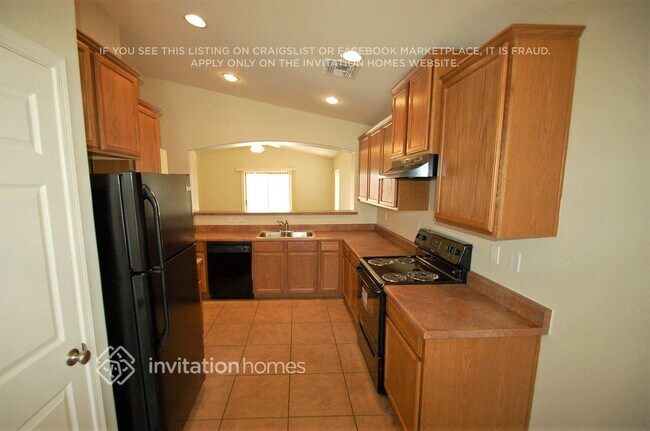 Building Photo - 8641 W Payson Rd