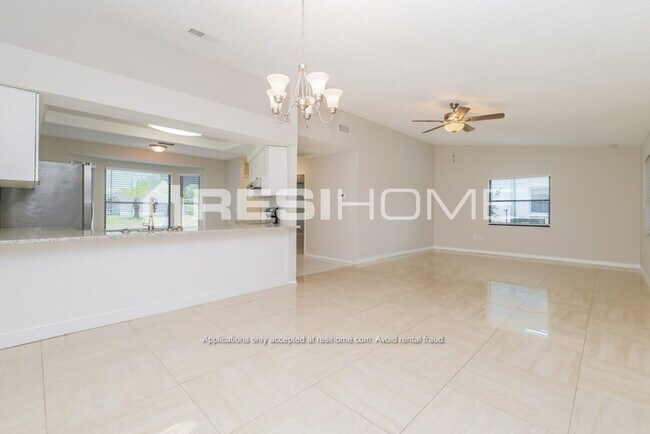 Building Photo - 8134 Fox Hollow Dr