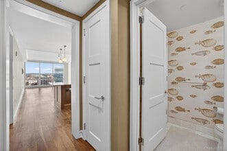 Building Photo - 5 Renaissance Square