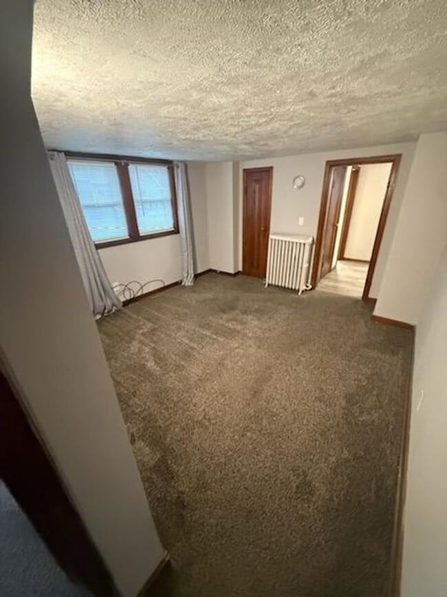 Building Photo - 4924 Davenport St