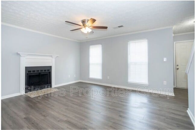 Building Photo - 8537 Pineland Dr