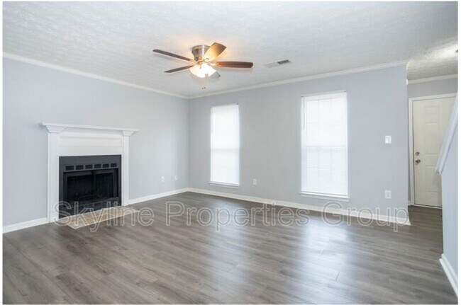 Foto del edificio - 8537 Pineland Dr