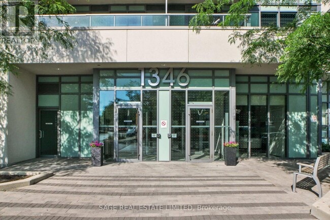 Building Photo - 1346-1346 Danforth Rd