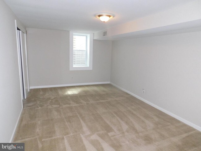 Building Photo - 117 Courtland Dr