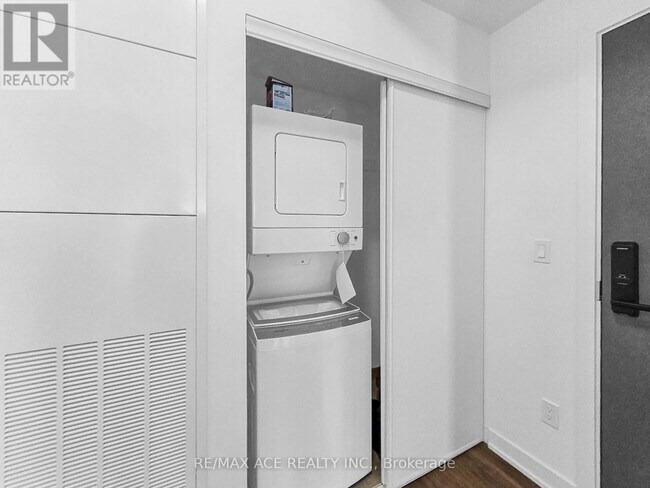 Photo du bâtiment - 4569 Kingston Rd