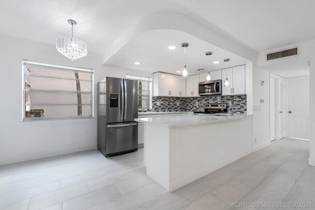 Foto del edificio - 108 Normandy Ln
