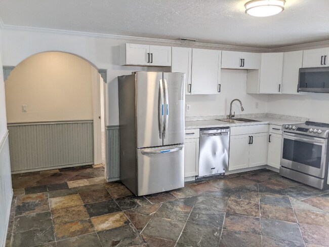 Building Photo - 2041 S Silverado Dr