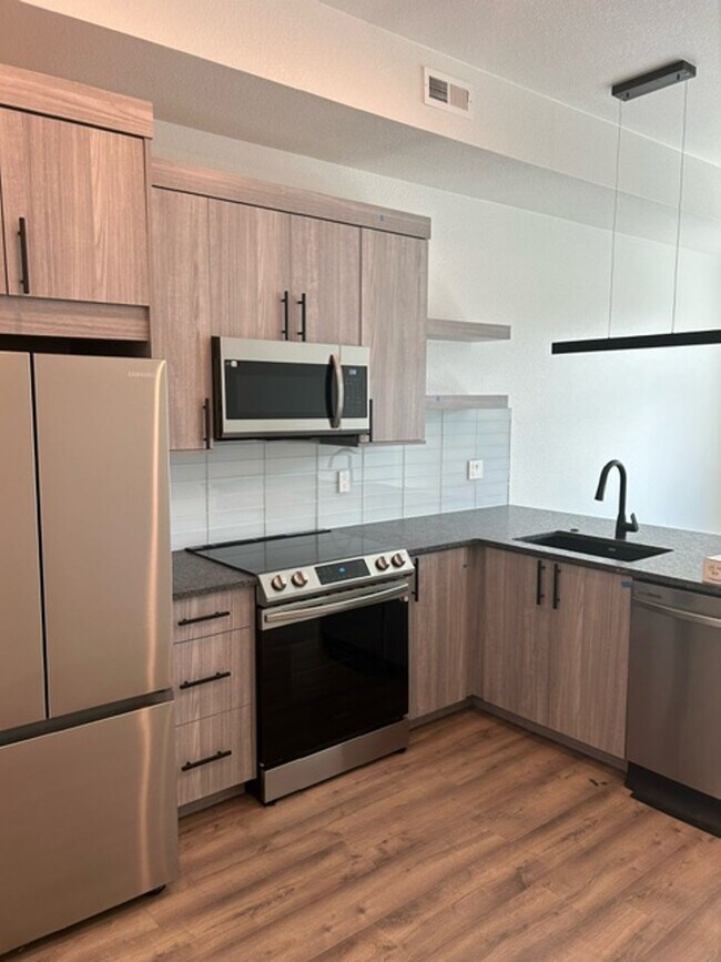 Foto del edificio - Newer Build in Downtown Loveland Apartments!