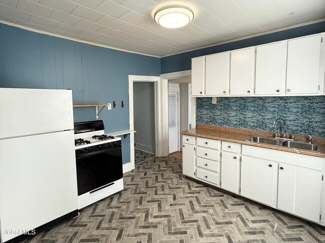 Foto del edificio - 7 Micklas St