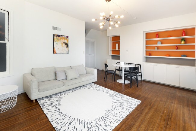 Foto del edificio - 360 Lombard St